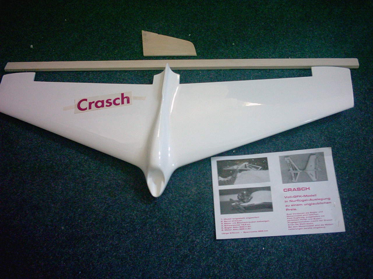 Crasch Nurflügler Voll GFK Motorversion 96,5 cm